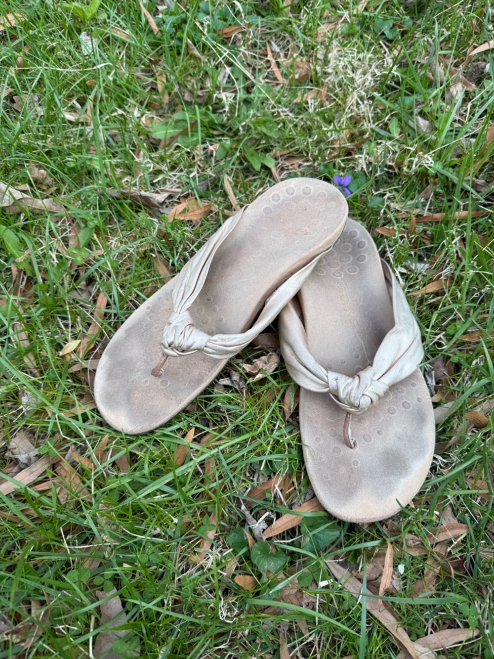 Vionic Women’s Knotted Flip Flop Sandals Size 10